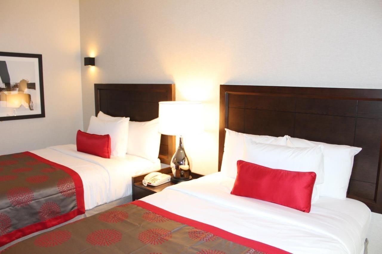 Ramada By Wyndham Bronx Terminal Nova York Exterior foto